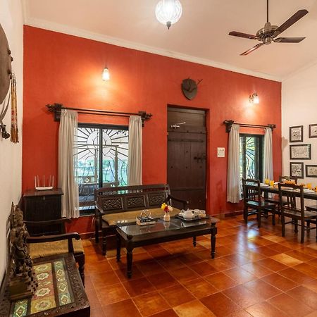 Vintage Estate - Lakeside Allure With Vintage Decor,A Plunge Pool & A Lawn Featuring A Charming Gazebo Karjat Eksteriør bilde