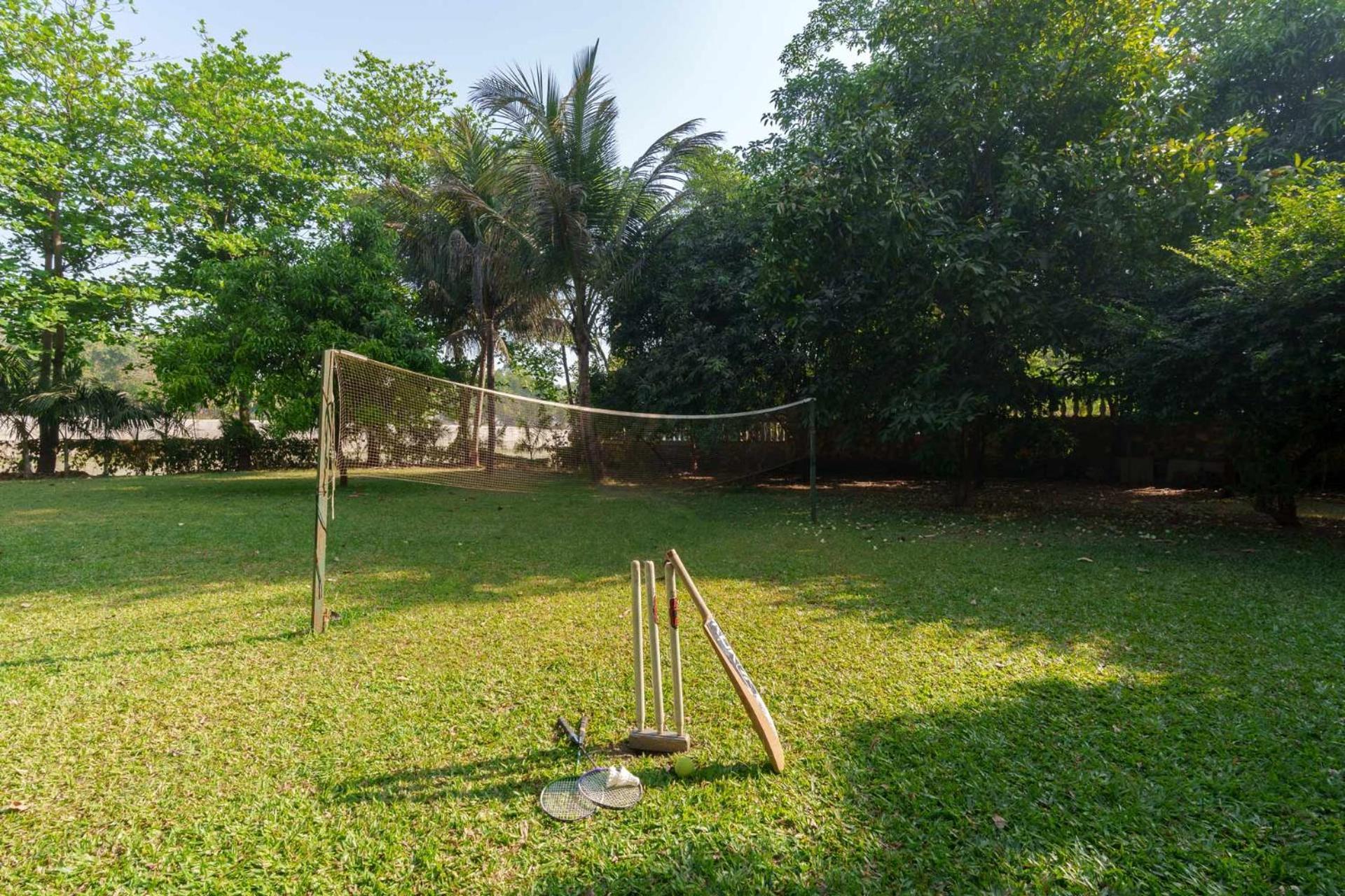 Vintage Estate - Lakeside Allure With Vintage Decor,A Plunge Pool & A Lawn Featuring A Charming Gazebo Karjat Eksteriør bilde