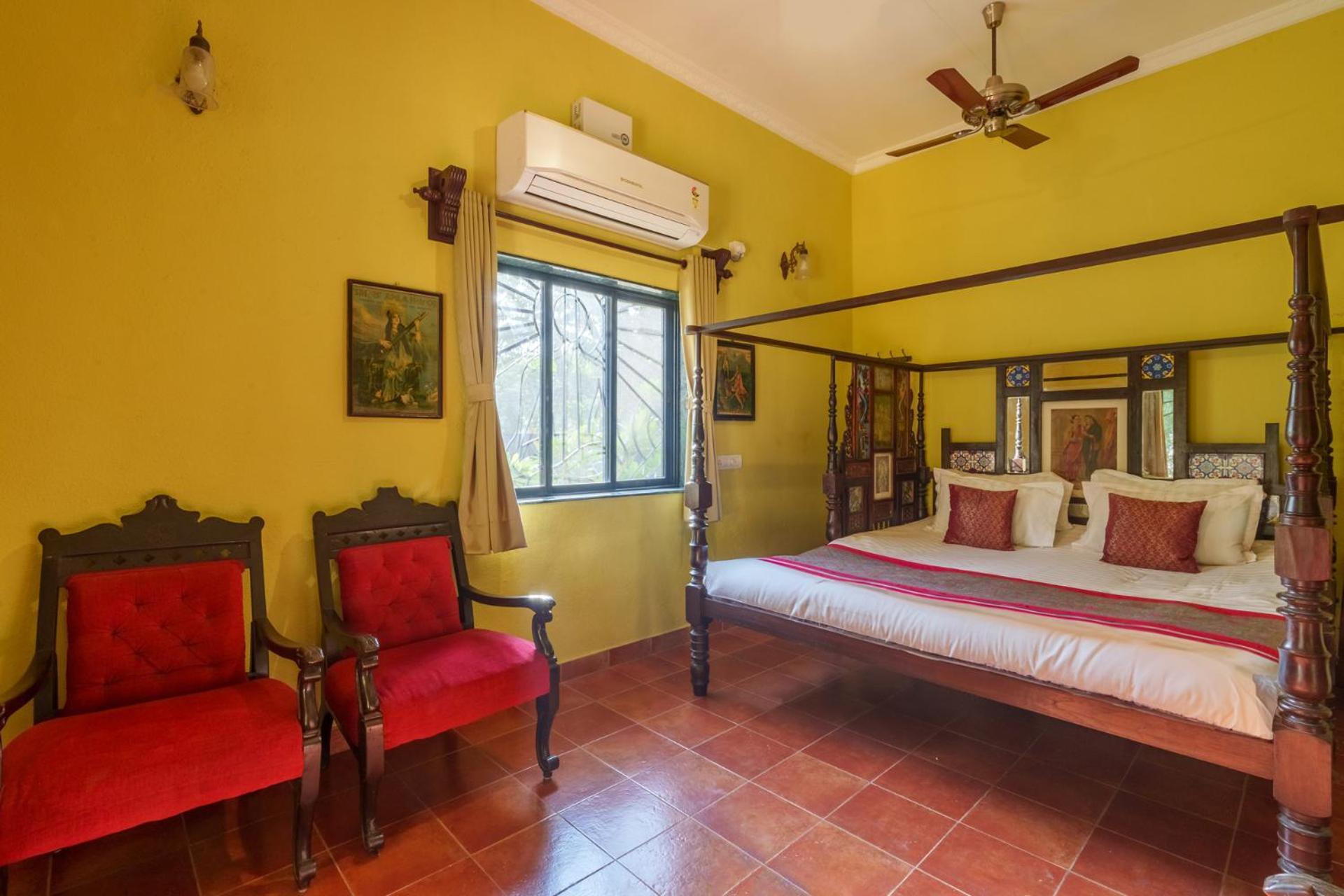 Vintage Estate - Lakeside Allure With Vintage Decor,A Plunge Pool & A Lawn Featuring A Charming Gazebo Karjat Eksteriør bilde
